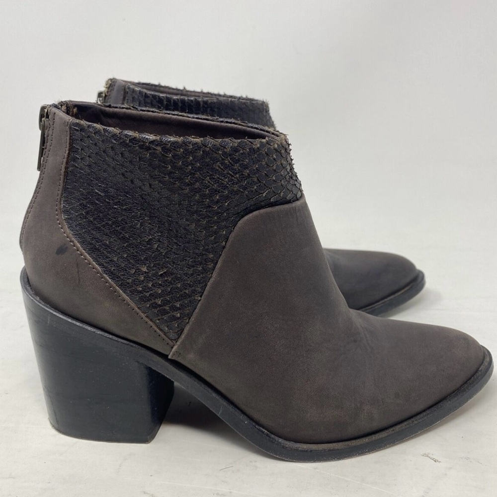 Modern vintage brown leather ankle boots size 7.5